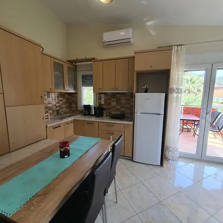 Callistemon Loft * Potos