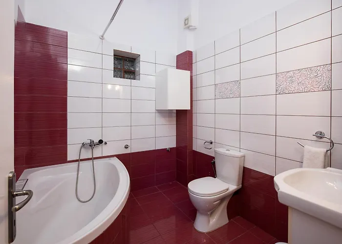 Callistemon Loft * Potos