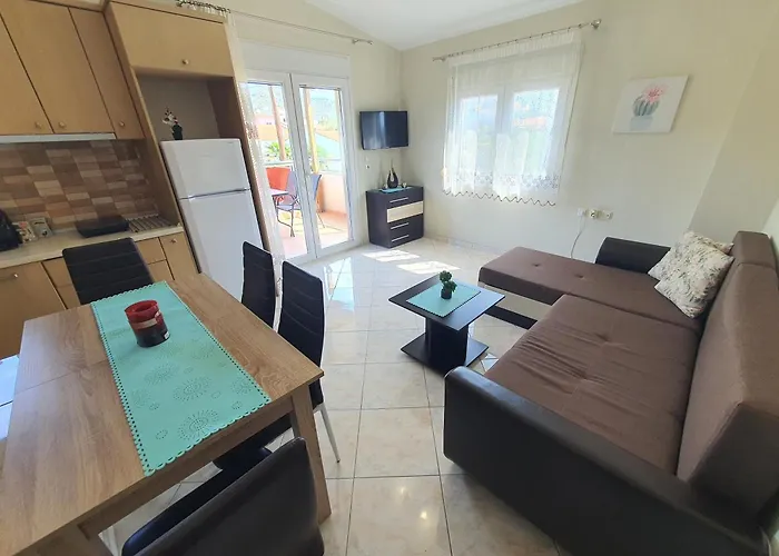 Callistemon Loft * Potos