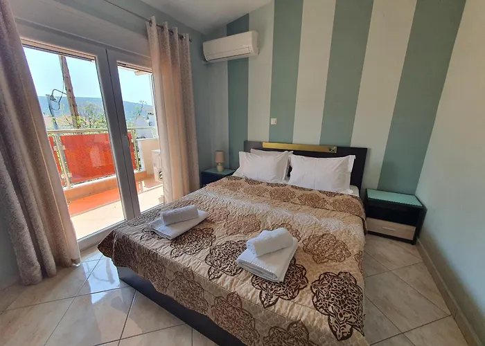 Callistemon Loft Daire *